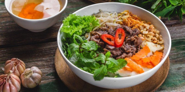 Lizi - Bún Bò Nam Bộ, Phở Trộn & Nước Ép Trái Cây