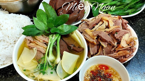 Linh Linh Quán - Cơm Rang, Mỳ Xào & Miến Ngan - Hoàng Hoa Thám