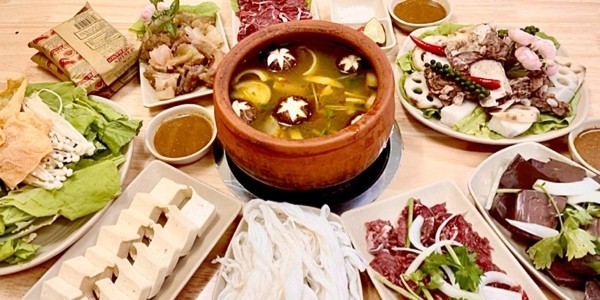 Lẩu Đuôi Bò Chường Cảnh - Cơm Rang Dưa Bò & Mì Xào Bắp Bò