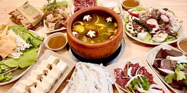 Lẩu Đuôi Bò Chường Cảnh - Cơm Rang Dưa Bò & Mì Xào Bắp Bò