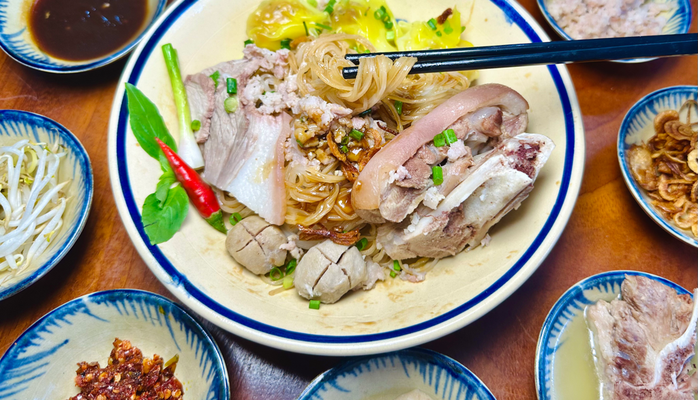 Hủ Tiếu Dì Út - Lê Đức Thọ