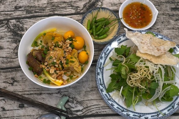 Mỳ Gà Bà Vui - Vũ Tông Phan