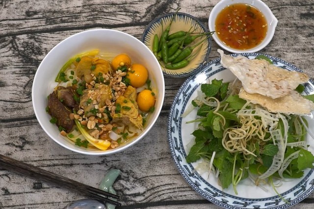 Mỳ Gà Bà Vui - Vũ Tông Phan