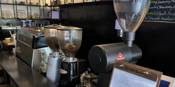 Anh Coffee Roasters - 140 Hoàng Hoa Thám