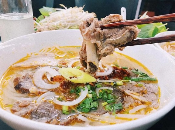 Bún Bò Huế Ụ Tàu - Ung Văn Khiêm