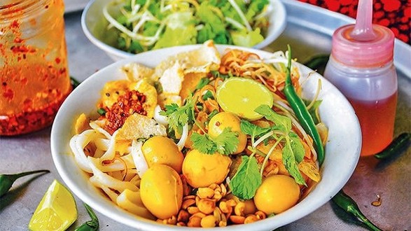 Mỳ Quảng Nét Quảng - Bùi Tá Hán