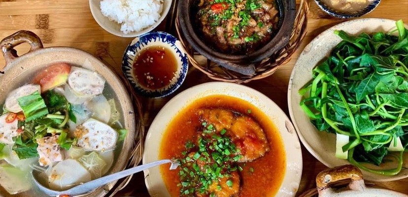 Cơm Gia Đình - Cách Mạng Tháng 8