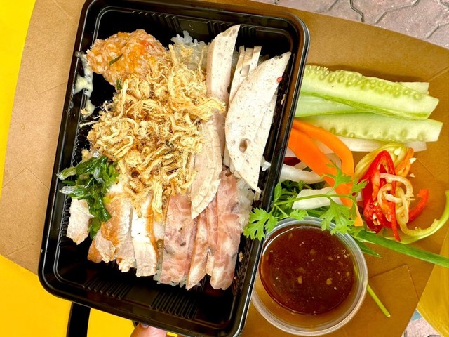 Tiệm Bánh Mì & Xôi 28 - Phan Trung