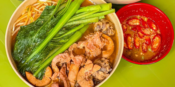 Mỳ Tomyum & Chân Gà Sả Tắc - Tô Hiệu