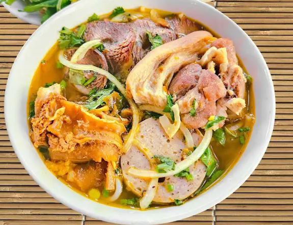 Bún Bò Huế & Bún Mọc Ri Rin - Lê Văn Thọ