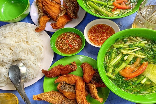 Bún - Bánh Đa Riêu Cua Cá & Chả nướng