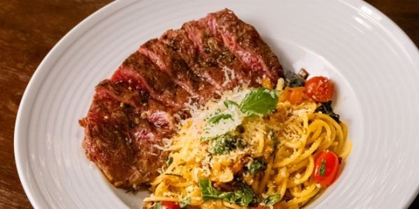 Hunter Steak - Steak, Bít Tết & Mỳ Ý - Phan Xích Long