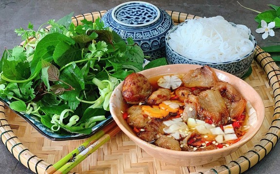 Thanh Huế - Bún Chả Quạt - 169 Trần Văn Lan