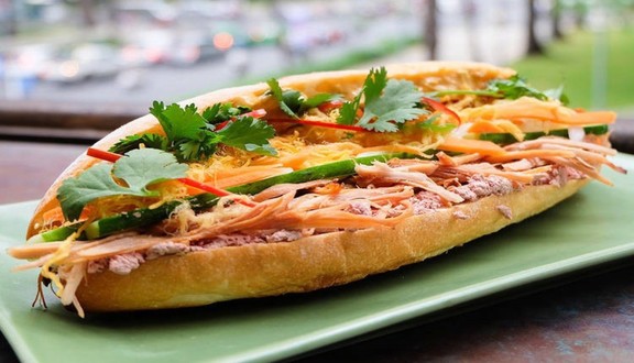 Bánh Mì Cô Lan - 25 Bà Triệu