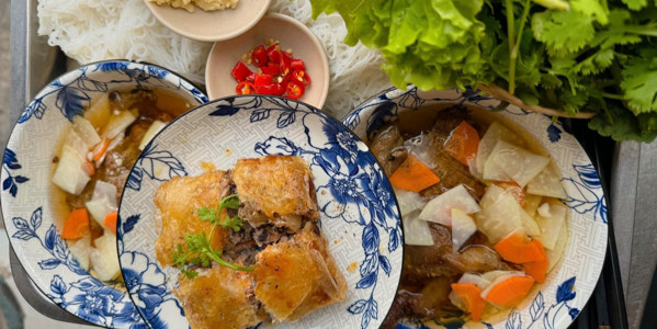 Cổ Ngư Quán - Bún Chả Hà Nội - Ung Văn Khiêm