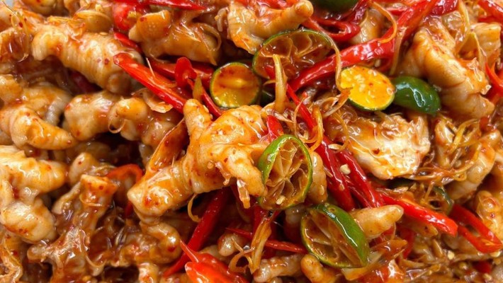 Tiệm Chân Gà Sốt Thái & Ăn Vặt