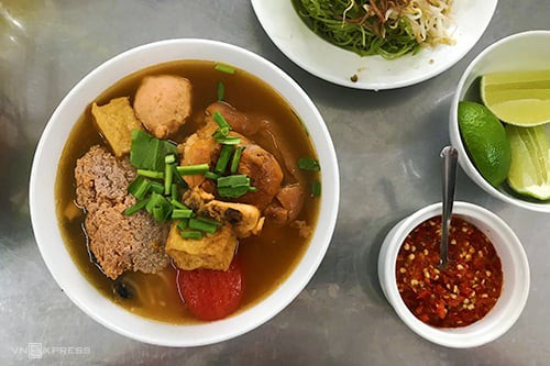 Bún Riêu Cua Tuấn Tú - Huỳnh Văn Lũy