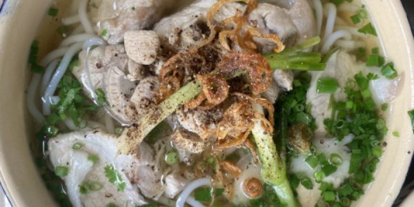 Út Gái Bánh Canh Giò Heo - Lê Văn Thọ