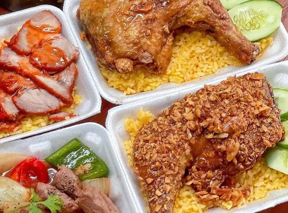 Cơm Gà Xối Mỡ Cô 3 Trang - Hoàng Sa