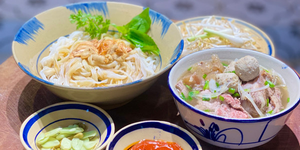 Phở Cậu Út - Tạ Quang Bửu