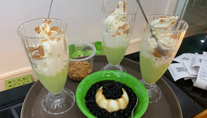 Kem Trái Dừa, Kem Bơ & Tàu Hũ Cô Hương - 83 Hoàng Minh Thảo