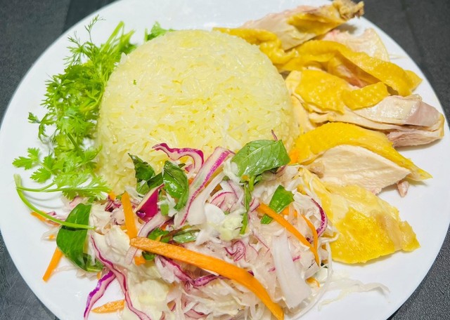 Tiệm Cơm Gà Xá Xíu - Đoàn Thị Điểm