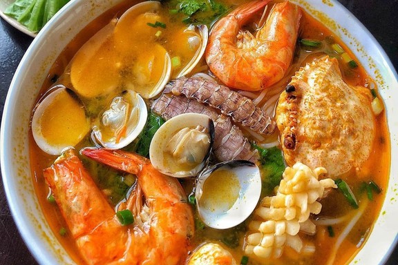 Bún Hải Sản - Tâm Nhỏ - Nghi Tàm