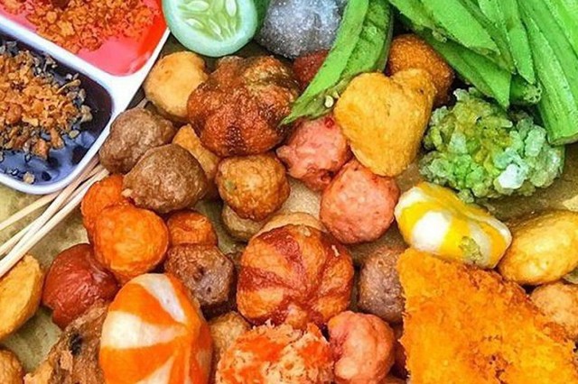 Ăn Vặt Vườn Lài - Cá Viên Chiên & Vịt Lộn Nước Dừa