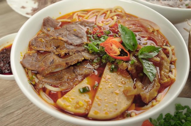 Bún Bò Huế O Hoa - 14C Hàng Than