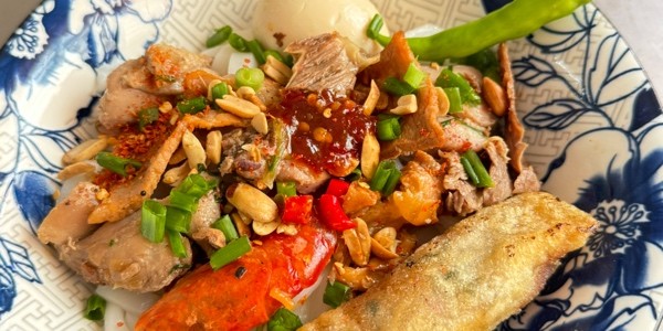 Bà Hoành - Cháo & Mì Quảng