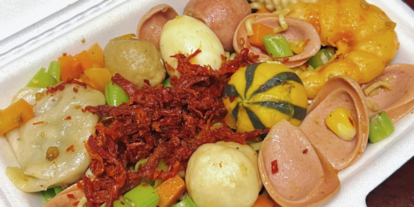 Cơm Gà, Mì Trộn & Nước Giải Khát - Lạc Long Quân