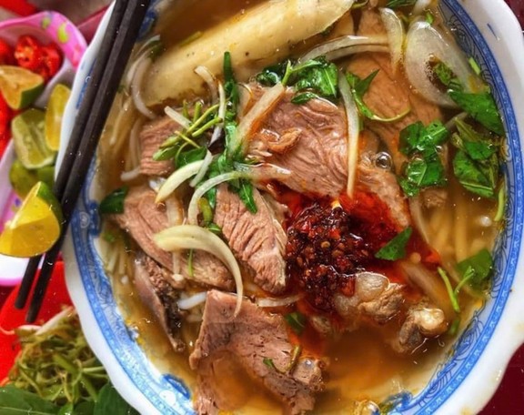 Bún Bò Huế Gia Bảo - 70 Huỳnh Dân Sanh