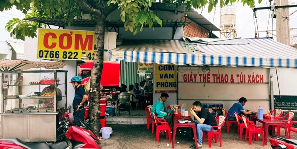 Cơm Bình Dân & Cơm Gà Chiên Ký - Trần Thái Tông