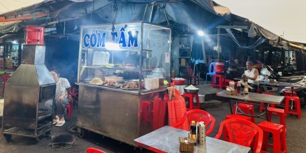 Cơm Tấm Mai Anh - Trần Khắc Chân