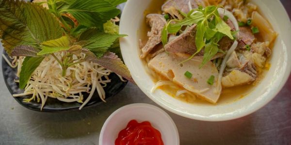 Bún Bò Huế Hương Ban Mê - Bún Mọc Sườn & Bún Thái Hải Sản - Lê Hồng Phong