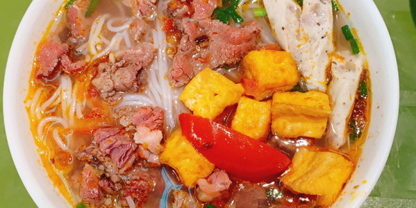 Bún Riêu Mẹ Gà - Giáp Nhị