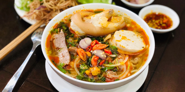 OHi - Trà Sữa, Cà Phê & Bún Bò Huế - Bạch Đằng