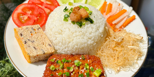 Ngọc Bích - Cơm Tấm Chay - Phan Huy Ích