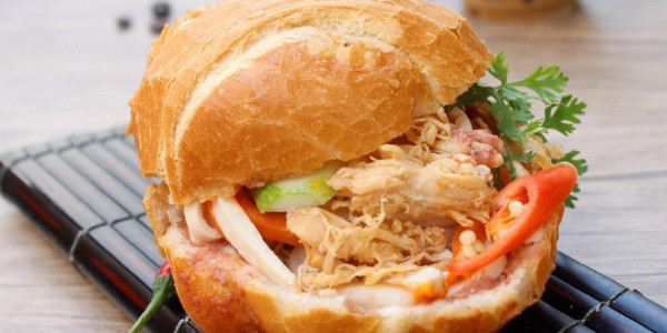 Bánh Mì Cóc Vàng Cô Nga - Bánh Mì Gà Xé & Chả Lụa - 117 Đông Hưng Thuận 02