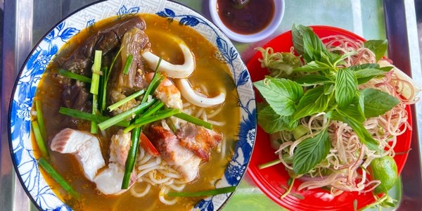 Hủ Tiếu Mì, Xương Giò - Nguyễn Đình Chiểu