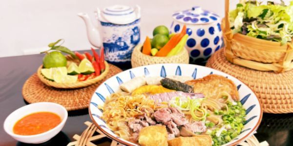 Kua Phố - Bánh Đa Cua Hải Phòng & Bún Riêu Cua Tóp Mỡ - Lê Lai