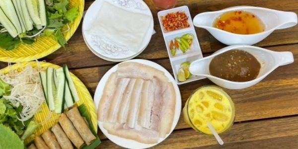 Bà Hiếu - Thịt Heo Hấp Cuốn Bánh Tráng - Đào Duy Từ