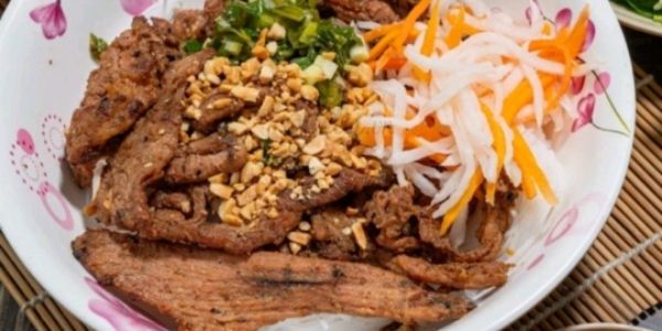Cô Hương - Bún Bò, Hủ Tiếu & Bò Kho - Âu Dương Lân