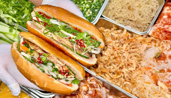 Bánh Mì - Nước Sâm Ông Xã - Cách Mạng Tháng 8