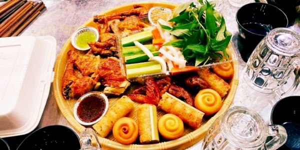 Gà Quay Hoa Food - Gà Nướng Cơm Lam & Sườn Nướng, Bánh Bao - Thích Quảng Đức