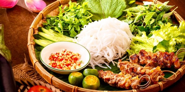 Nhà Hàng MÀNH - Bún Chả Hà Nội, Gỏi Cuốn & Cơm Gà