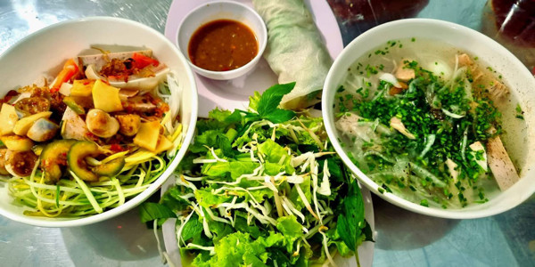 78 Phú Yên (Quớ Nẫu) - Bánh Canh Hẹ & Bánh Hỏi Lòng Heo - Đường Số 3