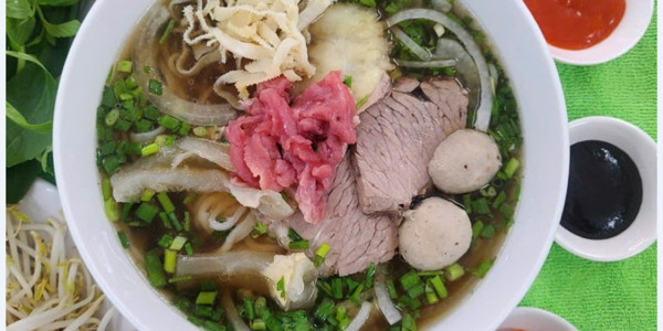 Phở Hiền Văn Hiến - Phan Văn Trị