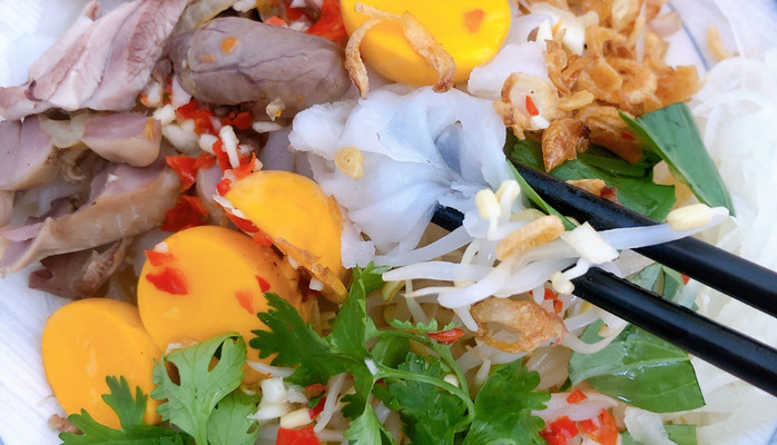 Bánh Ướt Lòng Gà - Chân Gà Sốt Thái - 170 Phạm Hồng Thái