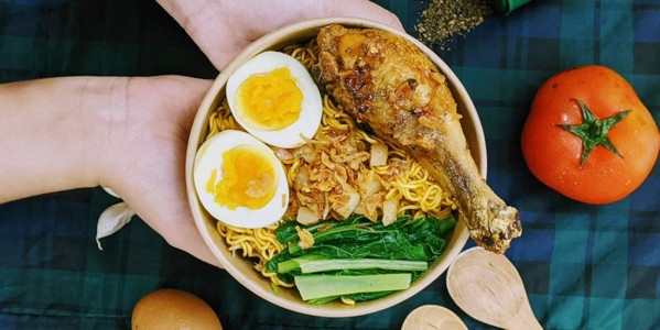 Angel Liu - Mì Trộn Sủi Cảo Hoành Thánh, Mì Cay & Miến Trộn